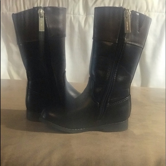 Michael Kors toddler boots with gold hardware. - Picture 4 of 5